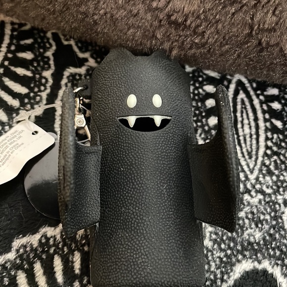 🦇 Bath and body works Halloween bay hand spray holder with vampire blood spray - Picture 2 of 2